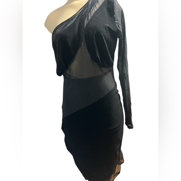 Naked Wardrobe Elegant Black One-Shoulder Dress - Picture 4 of 10